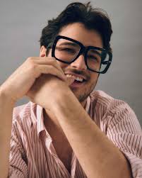 Vincent Dubuc's Instagram, Twitter & Facebook