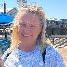 Roxanne Sweeney's Instagram, Twitter & Facebook