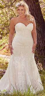 25 Schmeichelhafte Brautkleider In Ubergrosse Fur Die Stilvolle Und Romantische Braut Plus Size Wedding Gowns Wedding Dresses Strapless Ball Gowns Wedding