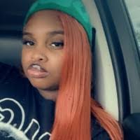 Laura Loggins's Instagram, Twitter & Facebook