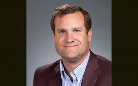 Alex Petry's Instagram, Twitter & Facebook