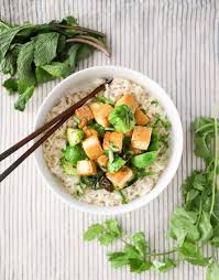 Pour vous aider dans cette transition, voici une sélection de 14 recettes sans bœuf, poulet ni poisson, 100% savoureuses pour faire le plein d'énergie durant 7 jours. 1001 Idees De Recette Vegetarienne Facile A Preparer Et Rassasiante