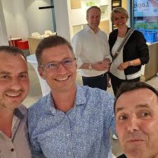 Wir feiern Lange 🥳 Gestern wurde unser Firmengebäude mit innovativer  Badausstellung in SCHWERIN eröffnet 😍 Vielen Dank an alle Mitarbeiter,  Kunden und Partner für einen wunderschönen Abend mit kulinarischen  Raffinessen und leckeren