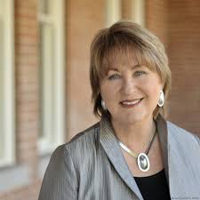 University of Arizona medical school dean resigns