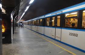 The kyiv metro is a rapid transit system that is the mainstay of kyiv's public transport. Metro Kieva V Proshlom Godu Perevezlo Polmilliarda Passazhirov Passazhirskij Transport