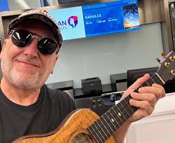 My koro and I would sing this while he played his ukulele 🥰🥰🥰