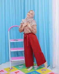 Dagu ria ricis menjadi sorotan netizen lantaran terlihat lebih lancip. Ootd Post Home Facebook