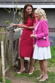 Herzogin kate liegen die themen bildung und erziehung nicht zuletzt wegen ihrer kinder george (7. Kate Middleton Gave Jill Biden A Very Warm Welcome In The U K Glamour