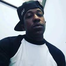 Deon Russell's Instagram, Twitter & Facebook