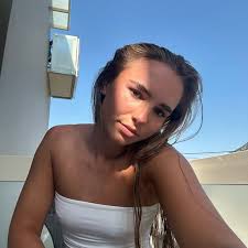 LUCY RUSH (@lucyrrush) • Instagram photos and videos