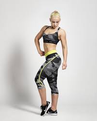 Betterbodies women udstråler både at man er seriøs med sin sundhed, men også sit udseende. Better Bodies Camo Tights Women 3 4 Leggings 49 90