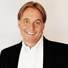 God is Shaking His Temple: Restoring the Fear of the Lord in the Church:  Norris, Chad, Smith, Duncan, Hetland, Leif, Thompson, Susan, Tabatt, Shaun,  Edwards, Malik, Kay, Randy, Harper, Torrey Marcel: 9780768460964: