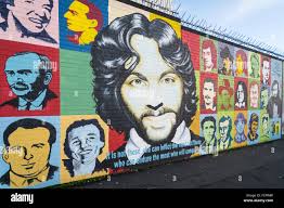Republican mural in belfast hi-res stock photography and images
