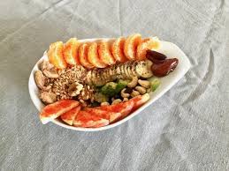 Gesundes Und Leichtes Fruhstuck Frisches Obst Mit Gewurzen Frisches Obst Rezepte Ernahrung