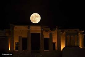 أجمل صور القمر العملاق ظاهرة نادرة لم تحدث منذ 7 عقود Super Moon Celestial Image