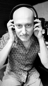 Mi Talismán, es una canción terminada en noviembre 2025, después de varios  meses de ideas en su letra y música... Arranca como un deseo de agradecerle  a mi persona especial, quien me