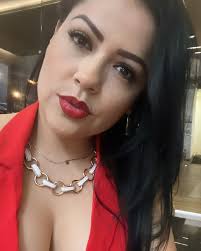 Alguien con quién platicar Tengo 43 años, separada. 😁