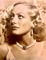 Crawford as a blonde. Love this photo 💓