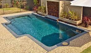 A chaque piscine coque ses margelles chaque couleur de coque de piscine produit un effet sur la couleur de l'eau du bassin. Couleur Marbree Noire Perle Specialiste De La Piscine Coque A Montpellier Freedom Piscines