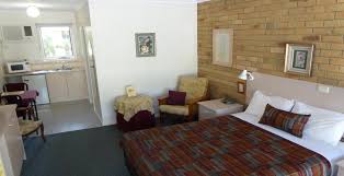 Moonraker motor inn and restaurant. Balnarring Village Motor Inn Mornington Peninsula