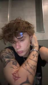 should i get a mullet? #oliverwest #raven #jere #brisa #lucas #mads #batman  #🧸