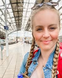 Amanda Regnier's Instagram, Twitter & Facebook