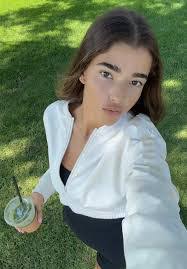 Nicole Vining's Instagram, Twitter & Facebook