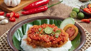 #ayamgeprek#sambalmentah #enaksederhanabahan:500 gr daging ayam3 siung bawang putih1/2 sdt lada bubuk1/2 sdt ketumbar bubuk1/2 bks penyedap rasa1/2 sdt. Resep Ayam Geprek Super Enak Lengkap Dengan Cara Membuat Sambal Bawang Seenak Restoran Halaman 2 Tribun Manado