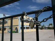 Αποτέλεσμα εικόνας για Κλειστά σχολεία: «Λουκέτο» σε όλα τα Γυμνάσια και Λύκεια – Απεργούν οι εκπαιδευτικοί