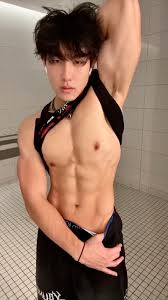 This is how to train your bubble butt. 😆💪🏼🦵#progressnotperfection  #instafit #shortshorts #gymmotivation #shreddedlife #asianguy #aesthetics  #fitnessaddict #fitspiration #getfit #bodybuildingmotivation #fitnessmodel  #gainz #legsday #bodybuilding ...