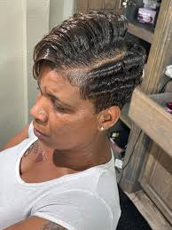 Yulanda's Hair Salon engadiu unha...