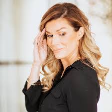 Betty Gosse's Instagram, Twitter & Facebook