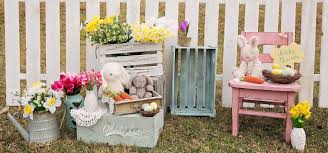 Die ordnung im wohnraum findet er zu langweilig und entscheidet sich immer für grelle farbschemen, extravagante. Osterdeko Garten 40 Tolle Ideen Und Inspirationen Deko Feiern Ostern Fruhling Zenideen