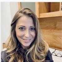 Stephanie Kwiatkowski's Instagram, Twitter & Facebook