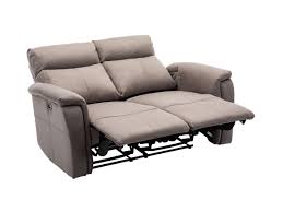 Divano moderno lineare lous dalla forma ben definita caratterizzata dalla perfezione dei particolari.divano a 2, 3, 4 e 6 posti completamente sfoderabile e personalizzabile nel rivestimento in tessuto o in ecopelle e nella scelta del bordino in tinta o in contrasto. Divano Relax Elettrico 2 Posti In Tessuto Tortora Henel