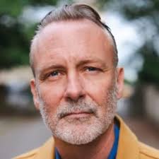 Steve Huggins's Instagram, Twitter & Facebook