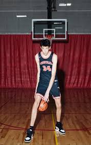 Lowkey chet holmgren looks like the next kd im not even trying to be that guy but hes looking really good. Deen