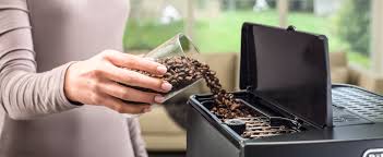 A versatile and sleekly styled coffee machine from de'longhi. Amazon De De Longhi Caffe Corso Esam 2600 Kaffeevollautomat Mit Milchaufschaumduse Fur Cappuccino Mit Espresso Direktwahltaste Und Drehregler 2 Tassen Funktion Grosser 1 8 Liter Wassertank Schwarz