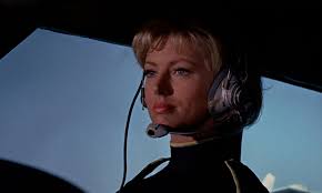 Identifiera Pussy Galore's Flygande Cirkus : r/JamesBond