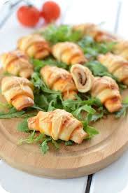 Croissants Sales Roquefort Jambon De Bayonne Poire 7 Recettes De Croissants Sales A Tomber Elle A Ta Recette Croissant Recettes De Cuisine Croissant Sale