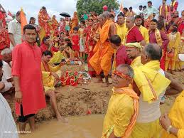 नवनिर्मित गणेश मंदिर की प्राण-प्रतिष्ठा को लेकर निकाली भव्य कलश यात्रा