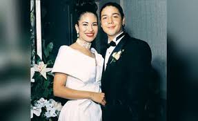 Selena quintanilla was taken from us too soon. Selena Quintanilla Death Anniversary Remembering Queen Of Tejano With Love Letter To Chris Perez