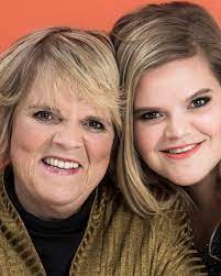 Album met 41 liedjes uit de reeks van 3 albums : Margriet Hermans En Dochter Celien Namen Samen Single Op Muziek Hln Be
