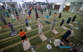 Klang, kuala langat putrajaya, kuala lumpur marang, kuala terengganu, kuala nerus besut, setiu hulu terengganu kemaman, dungun labuan. Bernama Solat Jumaat Berjemaah Lima Waktu Di Semua Masjid Terengganu Mulai 12 Jun