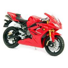 Triumph Daytona 675 Red Maisto 1 18 Scale Model Motorcycle Collector Scale Diecast Diecastpics Motorcycle Model Triumph Daytona 675 Scale Models