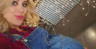 Több érmet és díjat tudhat magáénak. Megszuletett Kiss Ramona Es Lekai Mate Kisfia