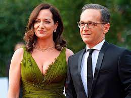 Heiko Maas Wegen Geschenkter Mobel In Bredouille Deutschland Badische Zeitung