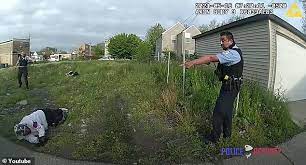 Bruce lua, 45, faces two counts of attempted murder, two counts of aggravated battery to a peace officer and one count of unlawful use of a weapon. Moment Two Chicago Police Officers And Suspect Are Shot At Point Blank Range In An Alley Revealed Daily Mail Online