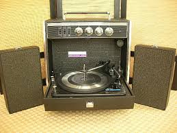The cabinet is made from tiger wood. Antique Radio Forums View Topic Sylvania Exponent 4 40 No Phono Output
