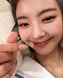 210313 ITZY Instagram Update with Lia : r/ITZY